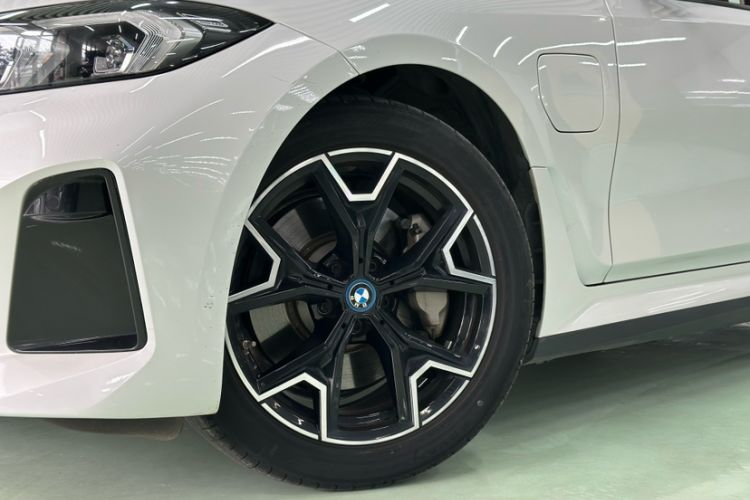 Used BMW i3 2023 eDrive 40 L Midnight Edition Exterior 3