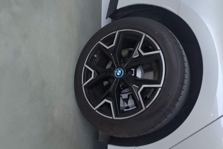 Used BMW i3 2023 eDrive 40 L Midnight Edition Exterior 5