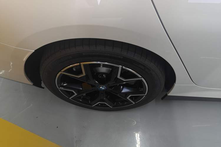 Used BMW i3 2023 eDrive 40 L Midnight Edition Exterior 5