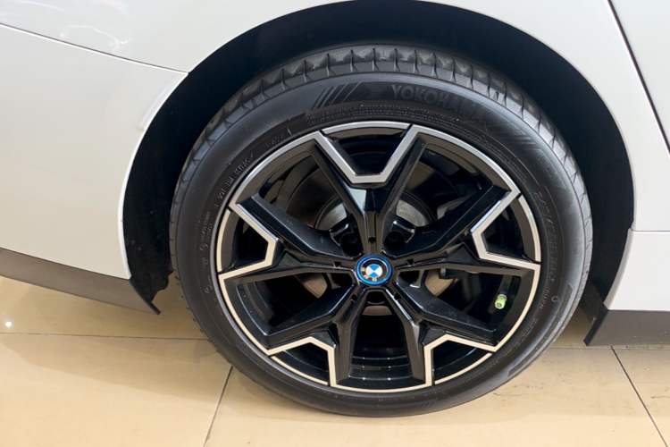 Used BMW i3 2023 eDrive 40 L Midnight Edition Exterior 5