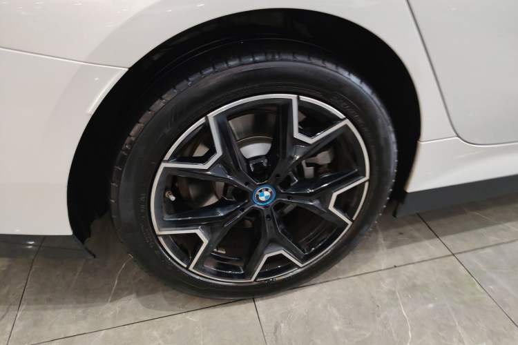 Used BMW i3 2023 eDrive 40 L Midnight Edition Exterior 5