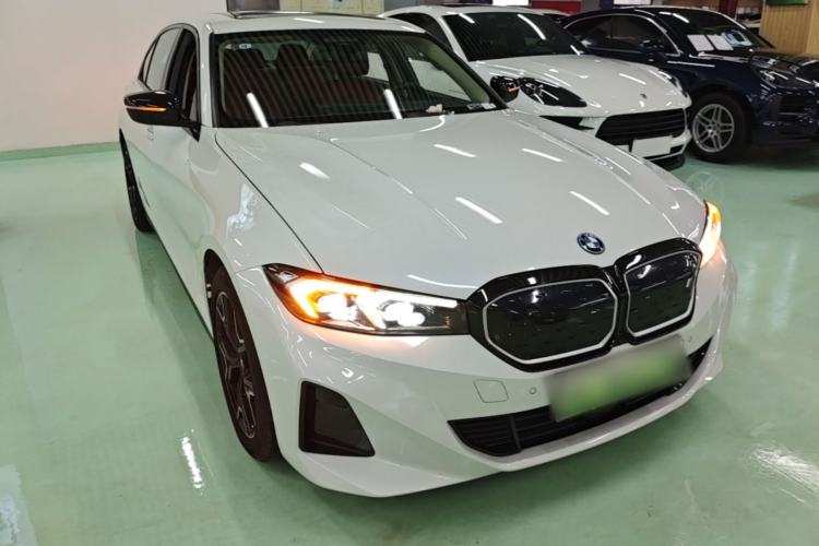 Used BMW i3 2023 eDrive 40 L Midnight Edition Front Right 45 Deg