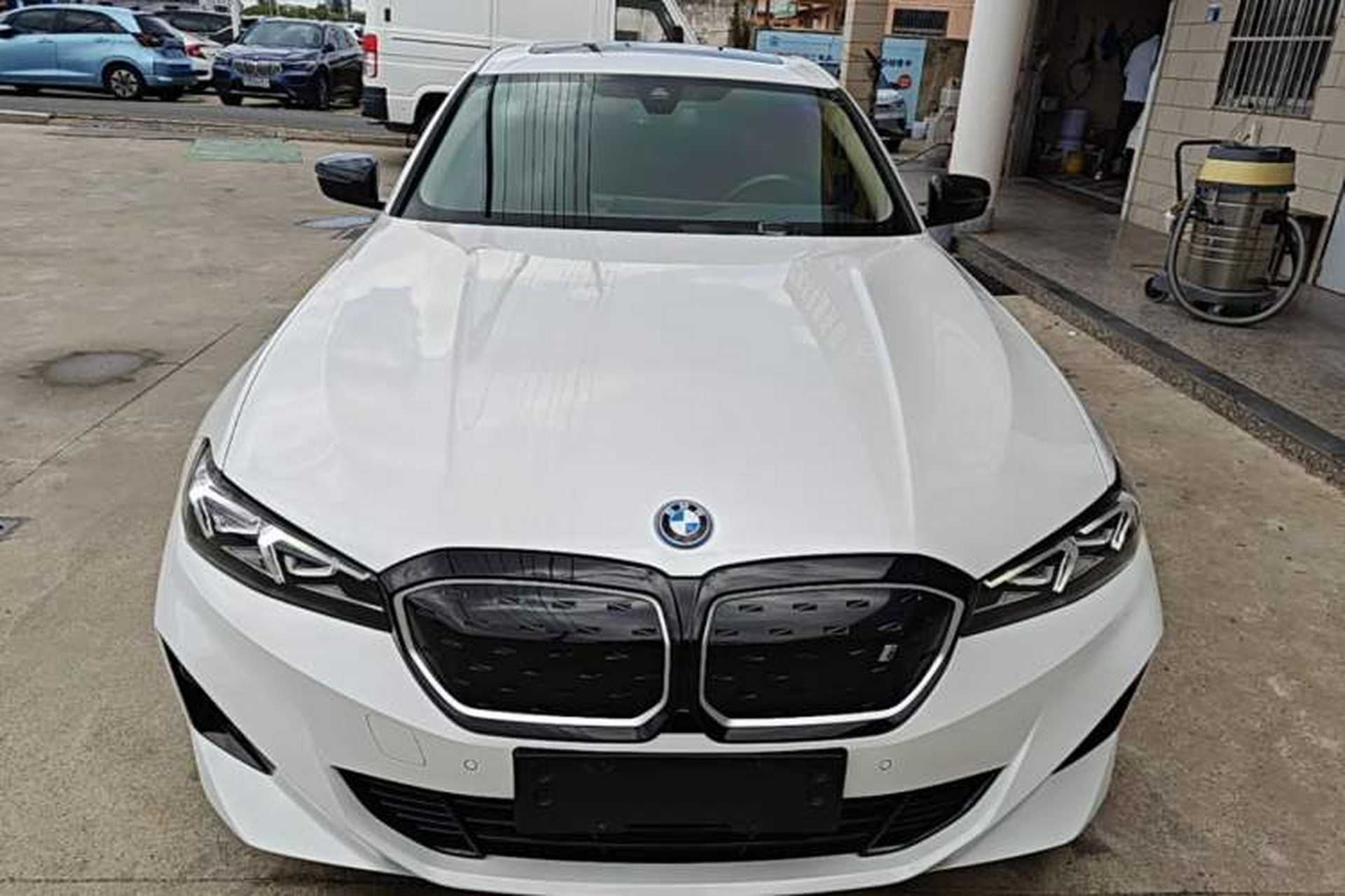 Used BMW i3 2023 eDrive 40 L Midnight Edition Front