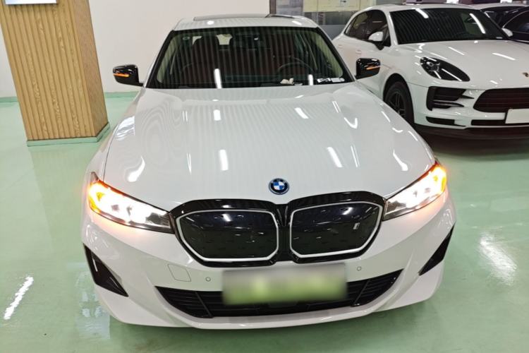 Used BMW i3 2023 eDrive 40 L Midnight Edition Front