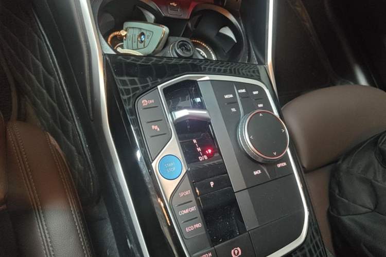 Used BMW i3 2023 eDrive 40 L Midnight Sports Package Gear Lever