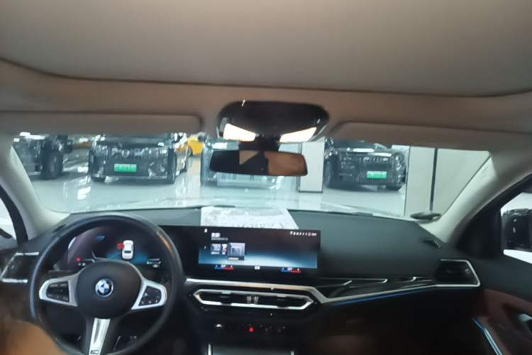 Used BMW i3 2023 eDrive 40 L Midnight Sports Package Headliner