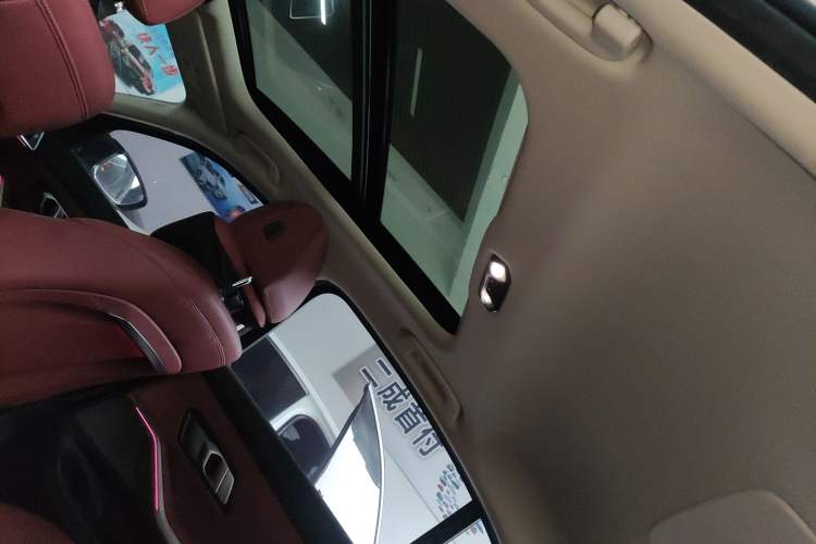 Used BMW i3 2023 eDrive 40 L Midnight Edition Headliner