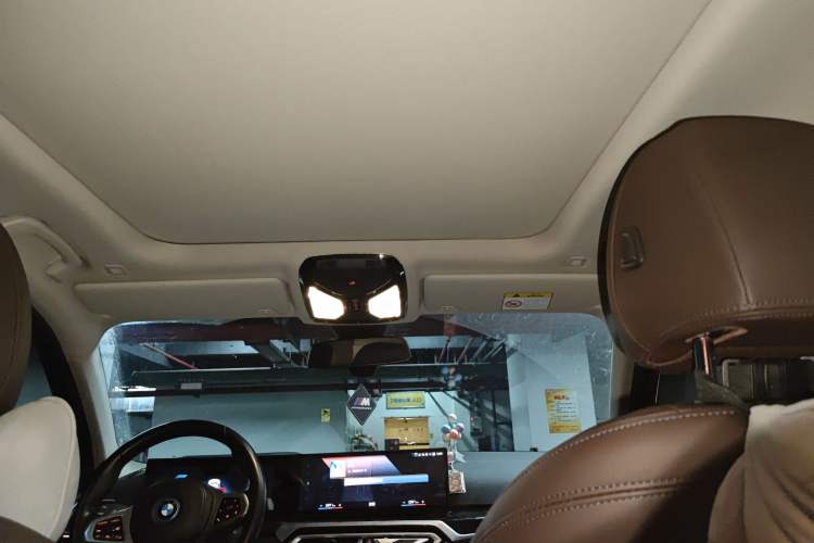 Used BMW i3 2023 eDrive 40 L Midnight Sports Package Headliner