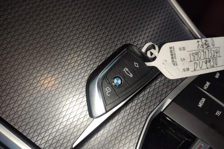 Used BMW i3 2023 eDrive 40 L Midnight Edition Interior 1