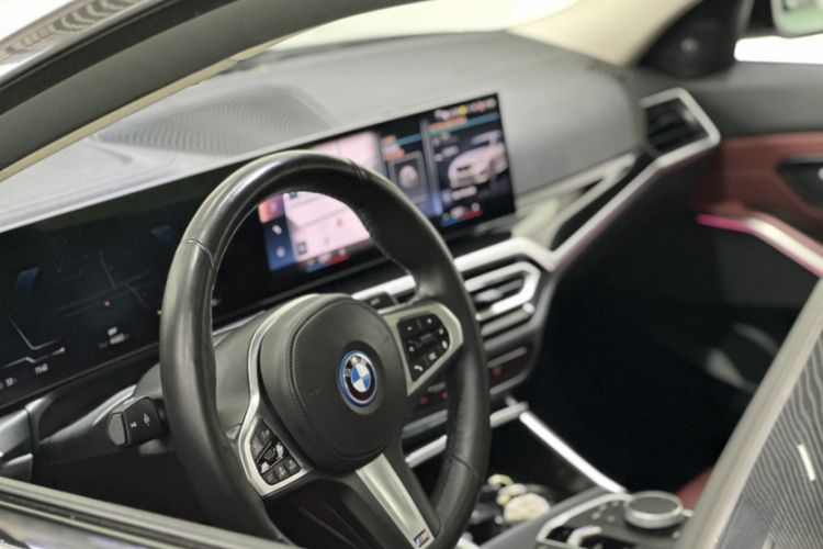 Used BMW i3 2023 eDrive 40 L Midnight Edition Interior 12