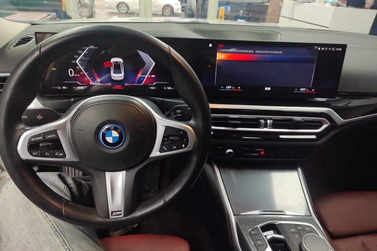 Used BMW i3 2023 eDrive 40 L Midnight Edition Interior 3