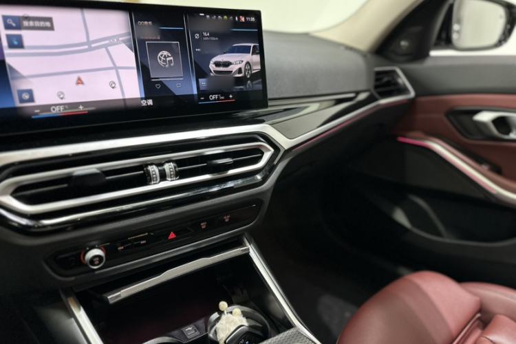Used BMW i3 2023 eDrive 40 L Midnight Edition Interior 3