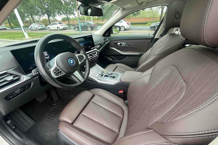 Used BMW i3 2023 eDrive 40 L Midnight Sports Package Interior 4