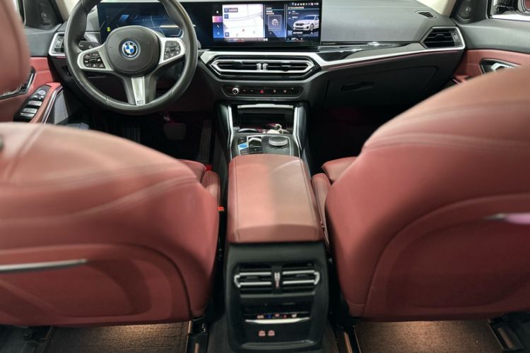 Used BMW i3 2023 eDrive 40 L Midnight Edition Interior 4