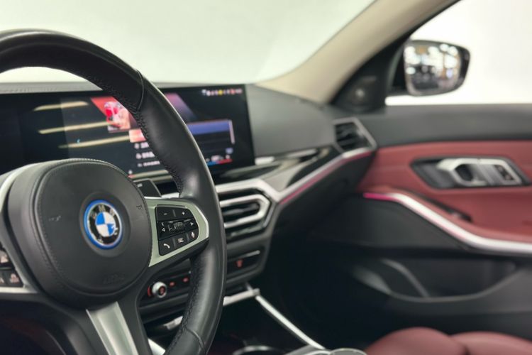 Used BMW i3 2023 eDrive 40 L Midnight Edition Interior 5