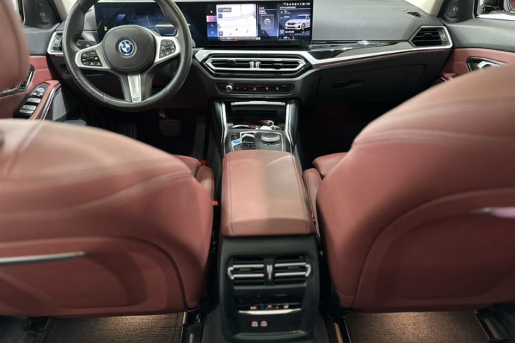 Used BMW i3 2023 eDrive 40 L Midnight Edition Interior 6