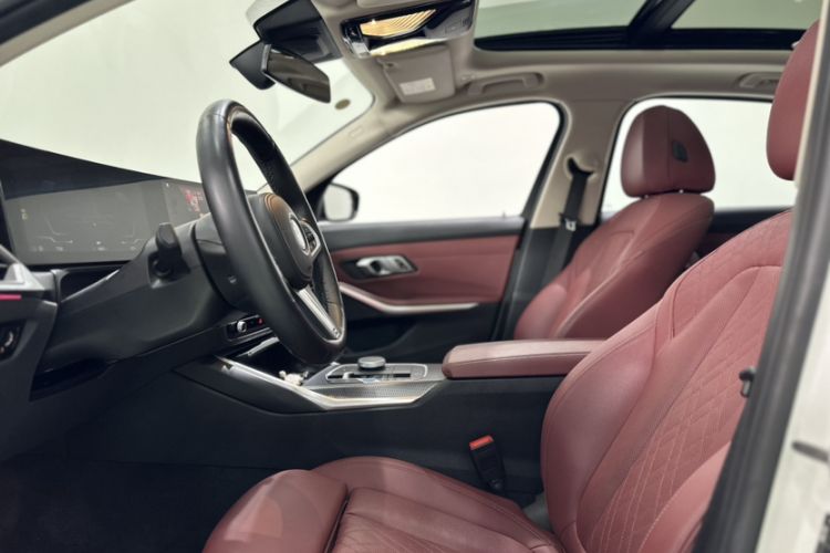 Used BMW i3 2023 eDrive 40 L Midnight Edition Interior 8