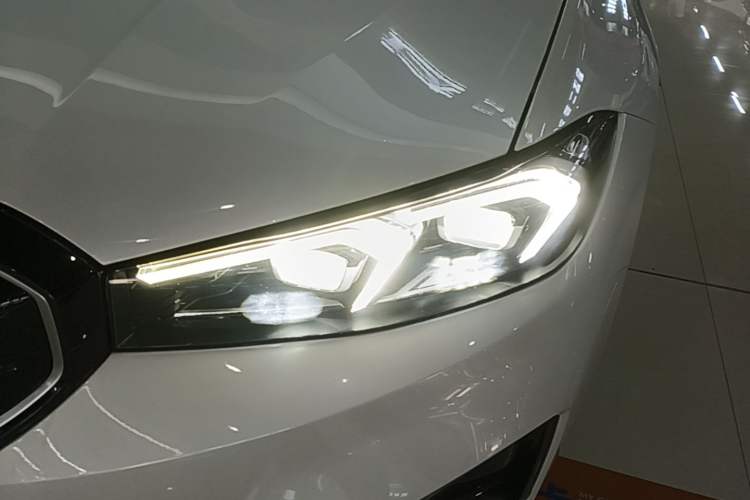 Used BMW i3 2023 eDrive 40 L Midnight Edition Left Front Headlight