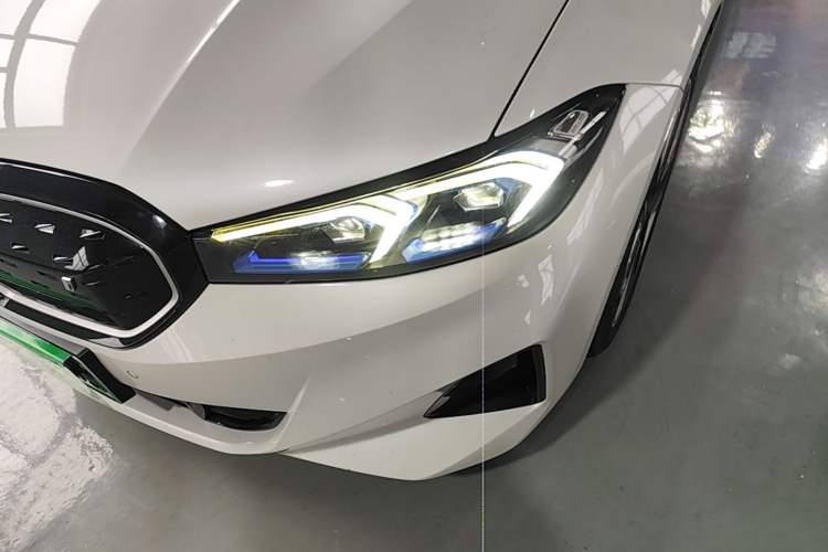 Used BMW i3 2023 eDrive 40 L Midnight Sports Package Left Front Headlight