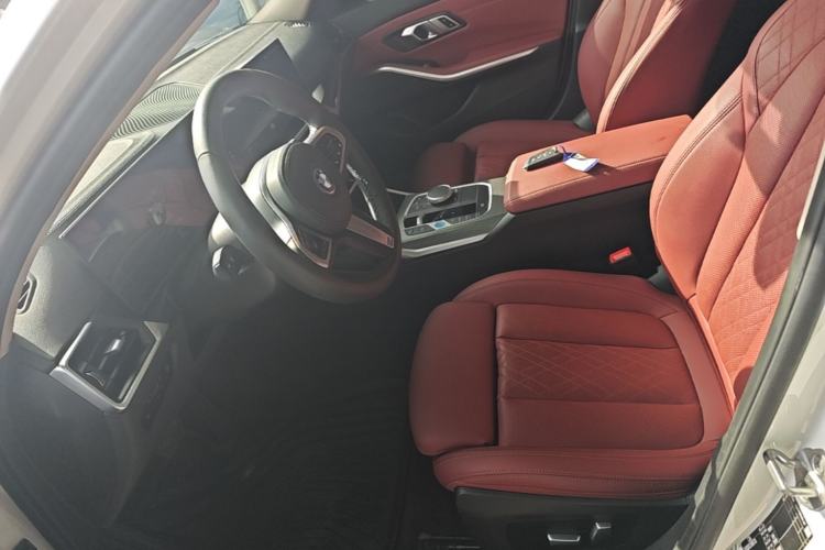 Used BMW i3 2023 eDrive 40 L Midnight Edition Left Front Seat