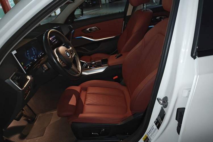 Used BMW i3 2023 eDrive 40 L Midnight Edition Left Front Seat