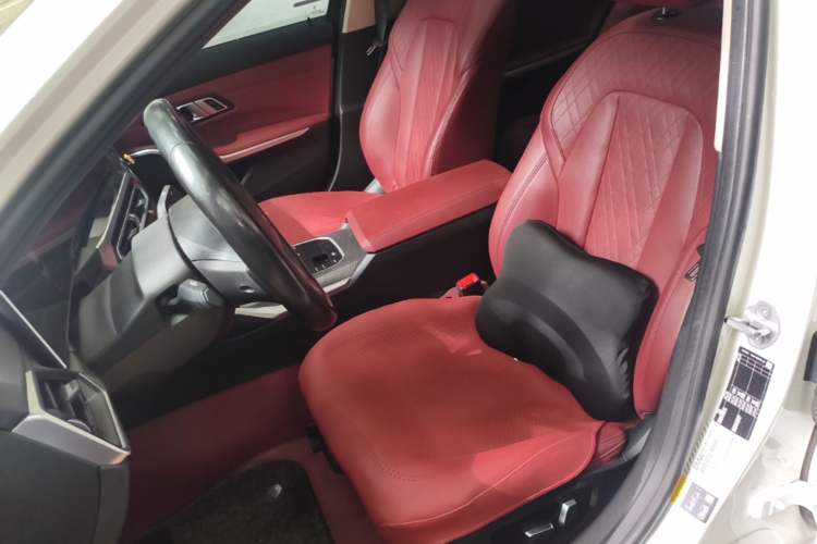 Used BMW i3 2023 eDrive 40 L Midnight Edition Left Front Seat