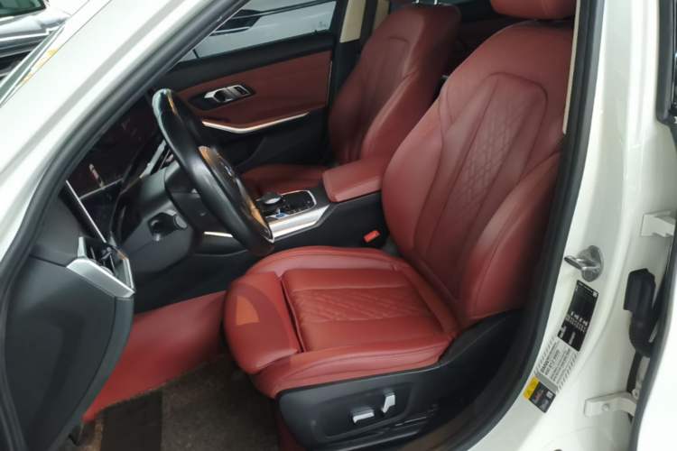Used BMW i3 2023 eDrive 40 L Midnight Edition Left Front Seat