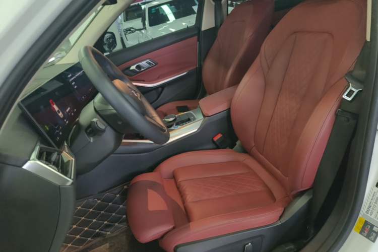 Used BMW i3 2023 eDrive 40 L Midnight Edition Left Front Seat