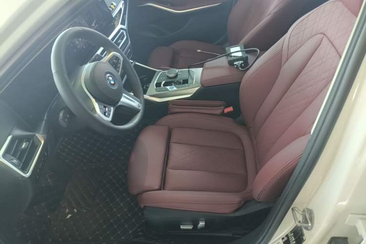 Used BMW i3 2023 eDrive 40 L Midnight Edition Left Front Seat