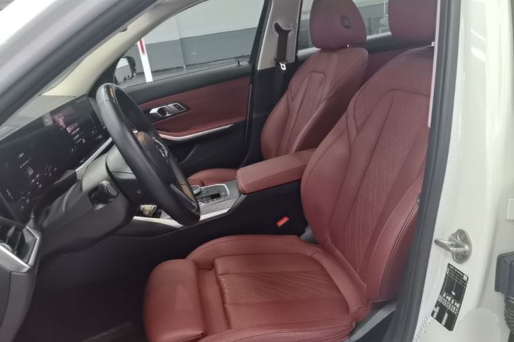 Used BMW i3 2023 eDrive 40 L Midnight Edition Left Front Seat