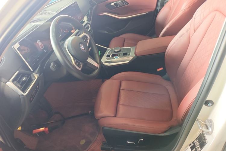 Used BMW i3 2023 eDrive 40 L Midnight Edition Left Front Seat