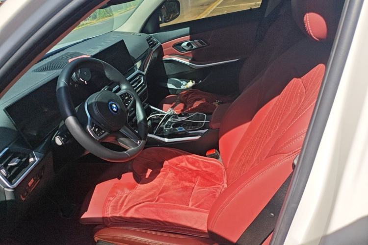 Used BMW i3 2023 eDrive 40 L Midnight Edition Left Front Seat