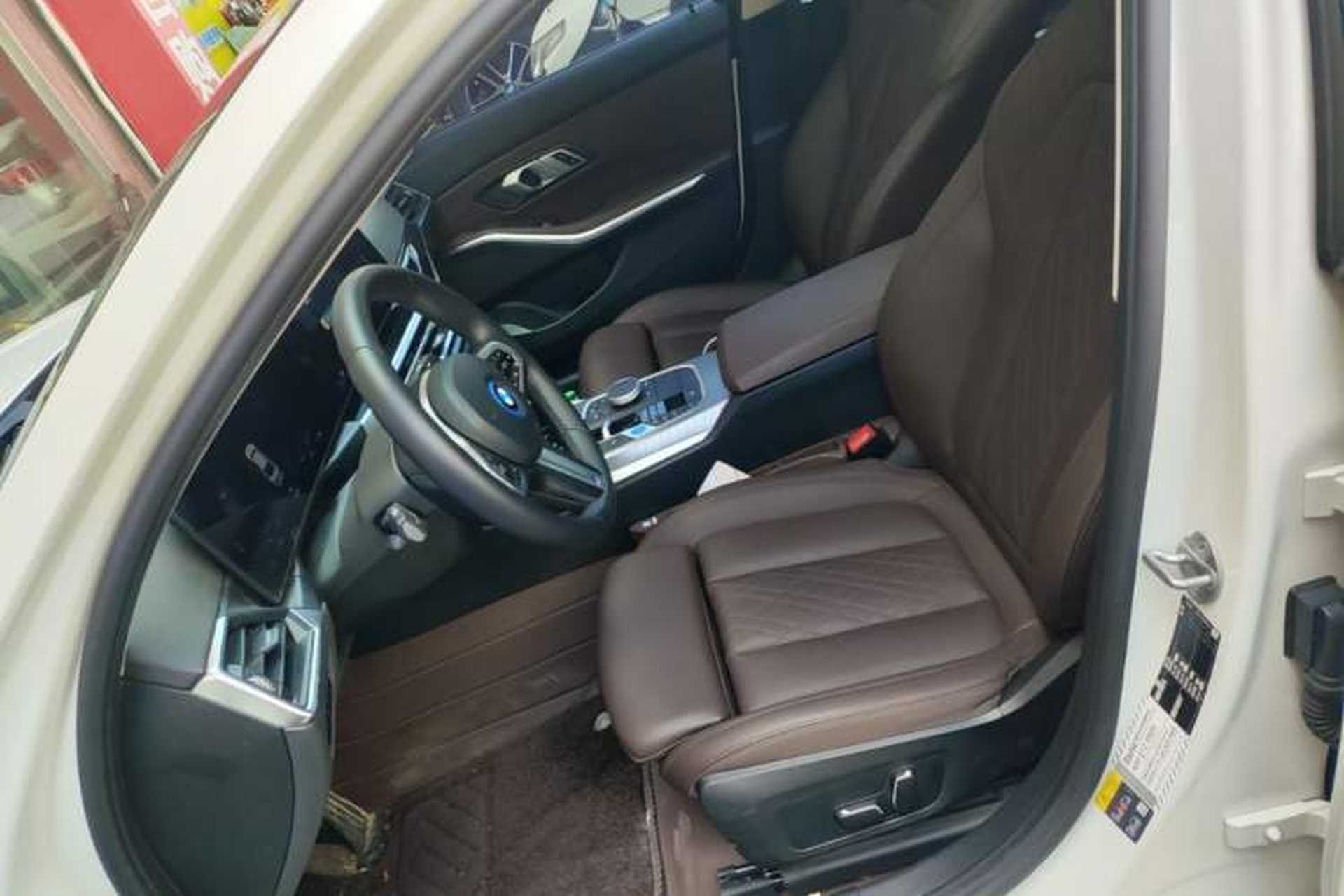 Used BMW i3 2023 eDrive 40 L Midnight Edition Left Front Seat