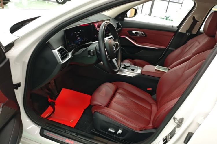 Used BMW i3 2023 eDrive 40 L Midnight Edition Left Front Seat