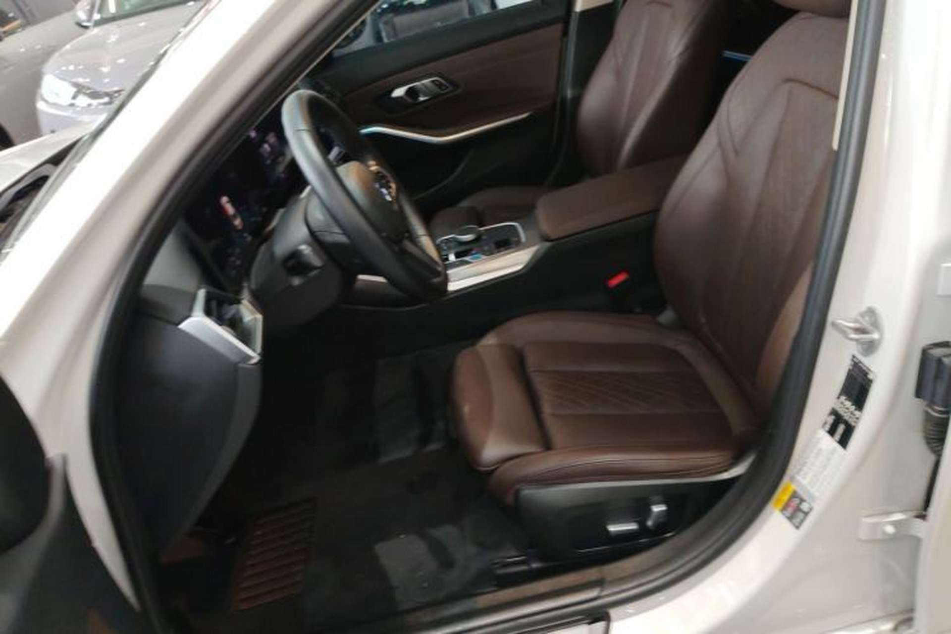 Used BMW i3 2023 eDrive 40 L Midnight Edition Left Front Seat