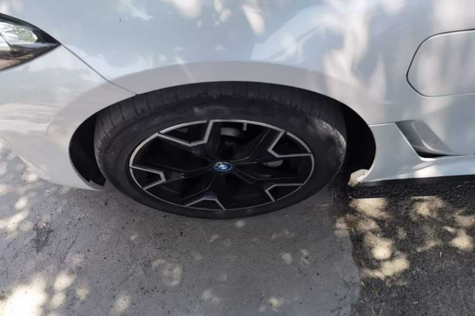 Used BMW i3 2023 eDrive 40 L Midnight Edition Left Front Wheel Hub