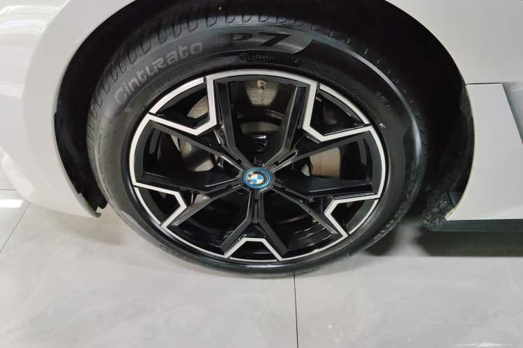 Used BMW i3 2023 eDrive 40 L Midnight Edition Left Front Wheel Hub