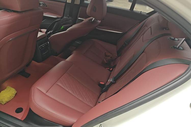 Used BMW i3 2023 eDrive 40 L Midnight Edition Left Rear Seat