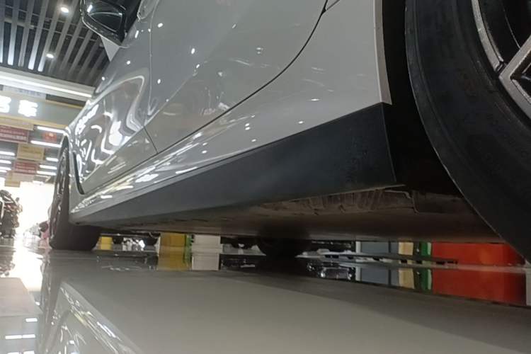 Used BMW i3 2023 eDrive 40 L Midnight Edition Left Side Sill