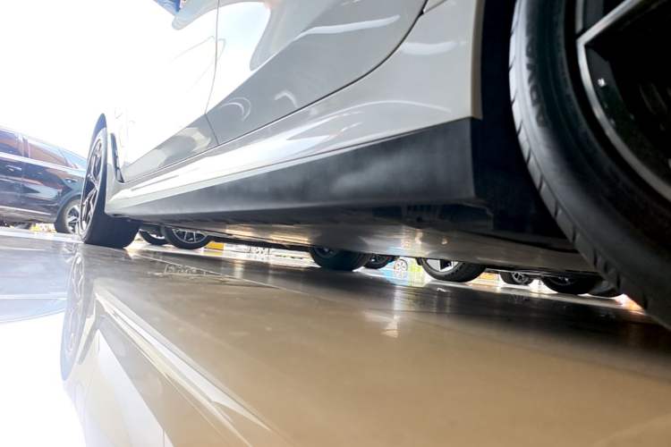 Used BMW i3 2023 eDrive 40 L Midnight Edition Left Side Sill