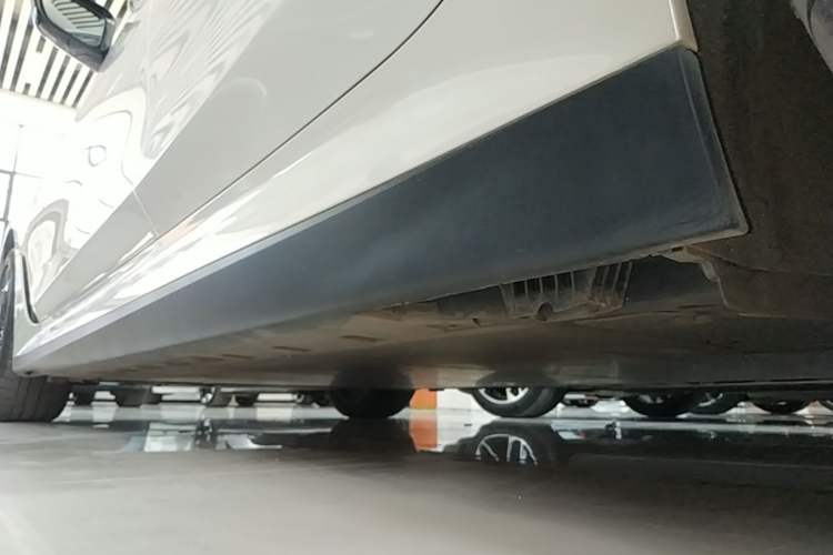 Used BMW i3 2023 eDrive 40 L Midnight Edition Left Side Sill