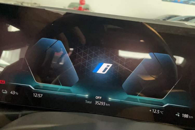 Used BMW i3 2023 eDrive 40 L Midnight Edition Odometer Close Up