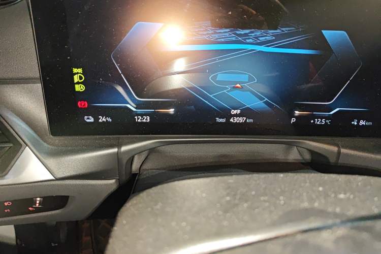 Used BMW i3 2023 eDrive 40 L Midnight Sports Package Odometer Close Up
