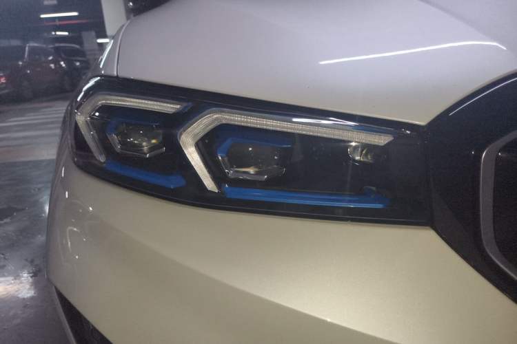 Used BMW i3 2023 eDrive 40 L Midnight Sports Package Right Front Headlight