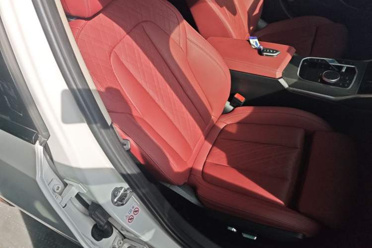 Used BMW i3 2023 eDrive 40 L Midnight Edition Right Front Seat