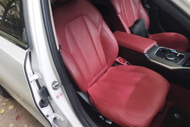 Used BMW i3 2023 eDrive 40 L Midnight Edition Right Front Seat