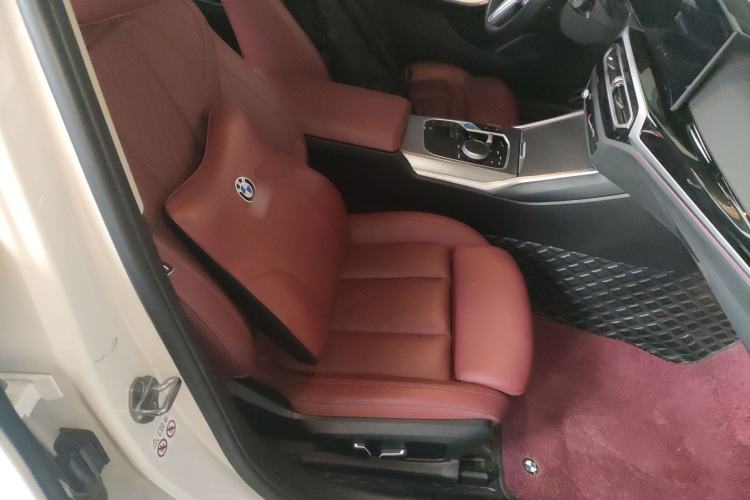Used BMW i3 2023 eDrive 40 L Midnight Edition Right Front Seat