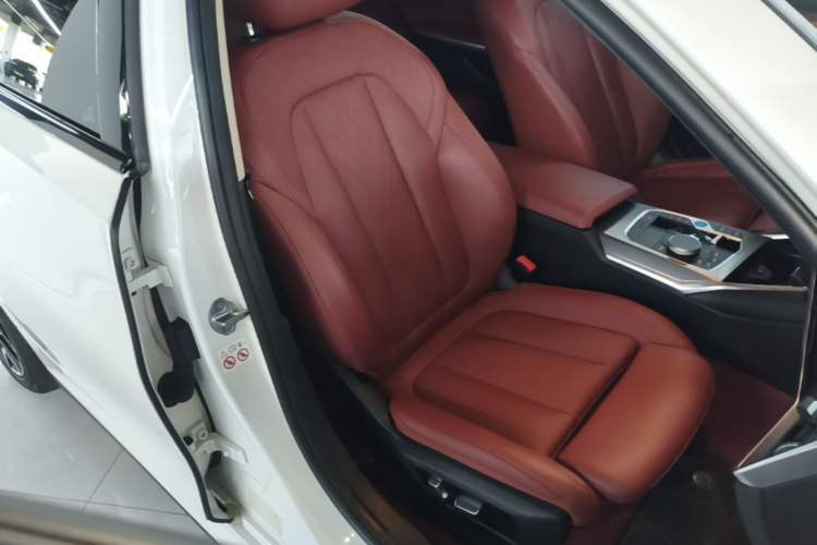 Used BMW i3 2023 eDrive 40 L Midnight Edition Right Front Seat