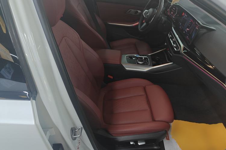 Used BMW i3 2023 eDrive 40 L Midnight Edition Right Front Seat