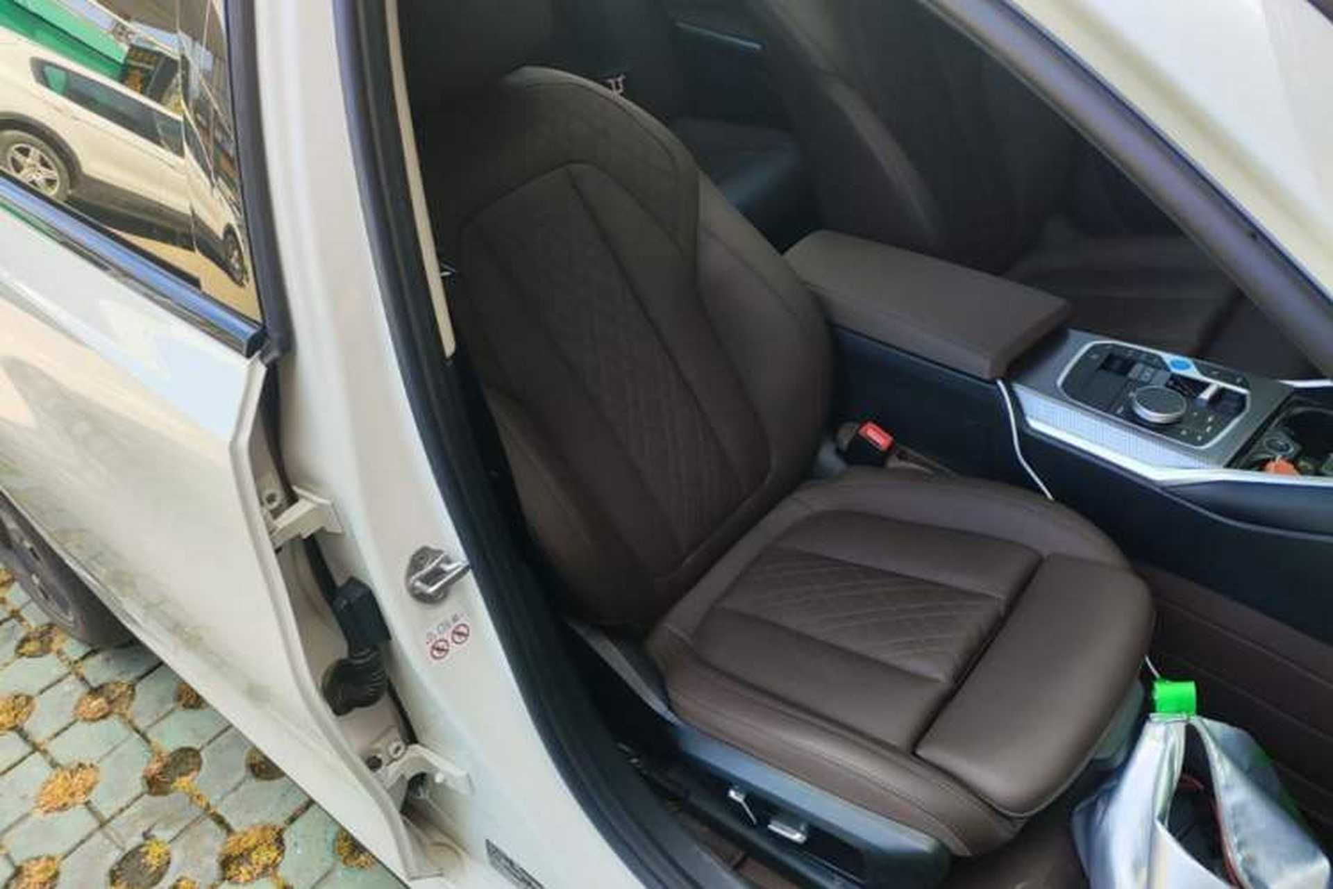 Used BMW i3 2023 eDrive 40 L Midnight Edition Right Front Seat